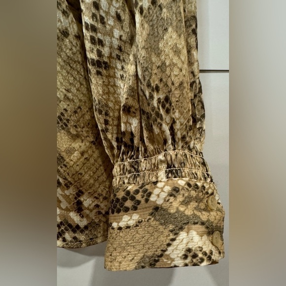 H&M Snake Print Blouse Neutral Animal Print Top Trending Tan Black Size 6 - Picture 3 of 15